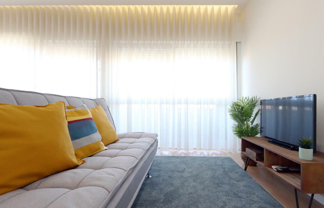 Hm - Living Batalha Square 1 Apartment Porto Exterior photo